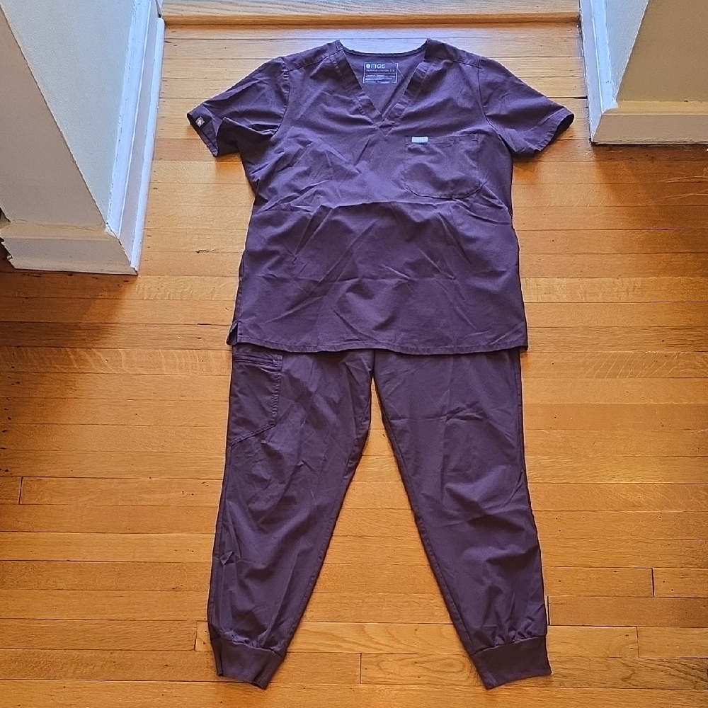 Figs, Technical Collection Scrub Set, Dark Plum, EUC, Women's L & L/P